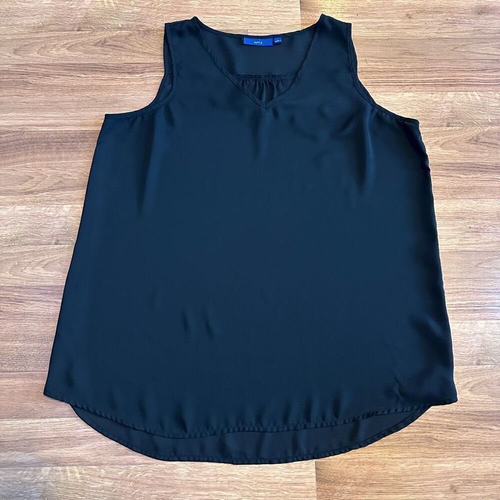 APT.9 Tank Top V-Neck Black | Women Size Large